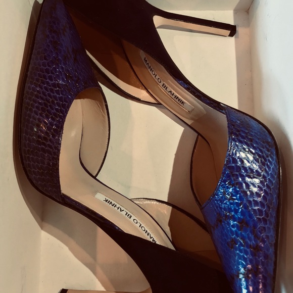 Manolo Blahnik electric blue pointed toe pumps - Picture 4 of 5